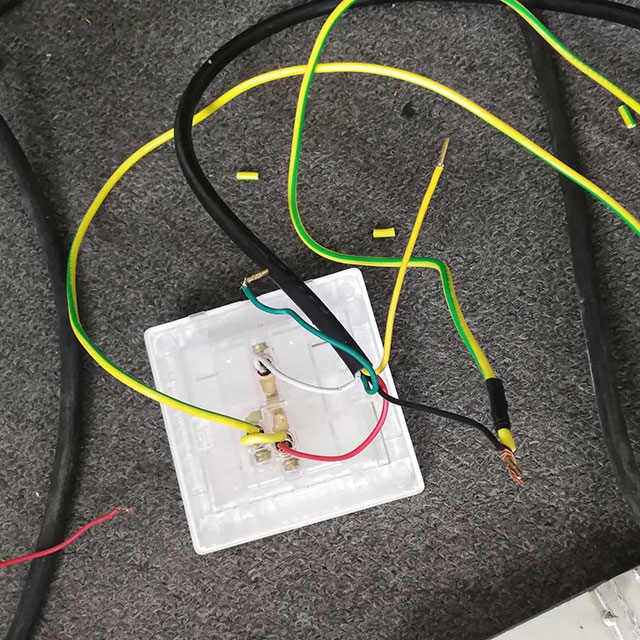 噴淋塔廠家 模擬量電動風(fēng)閥接線實物演示圖.jpg